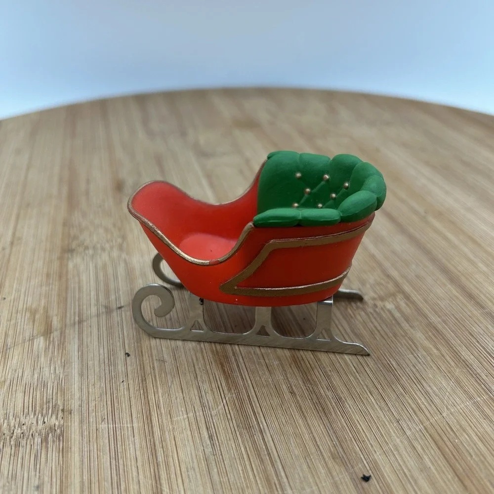 VINTAGE‎ HALLMARK ORNAMENT SANTA'S SLEIGH 1980
